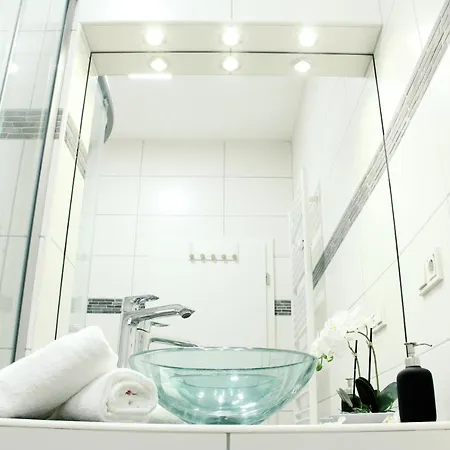 Secret Hideaways Cozystudio Superior Mit Wifi L 450m Bis Uni L Messe L Flughafen L Zoo Apartment
