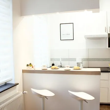 Superior Mit Wifi L 400m Bis Uni L Messe L Iga 27 L Zoo Dui Apartmán *