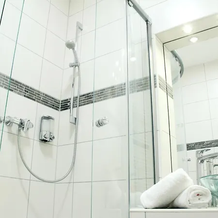 Appartement Superior Apartment Mit Wifi L 400M Bis Uni L Messe L Iga 27 L Zoo Dui *