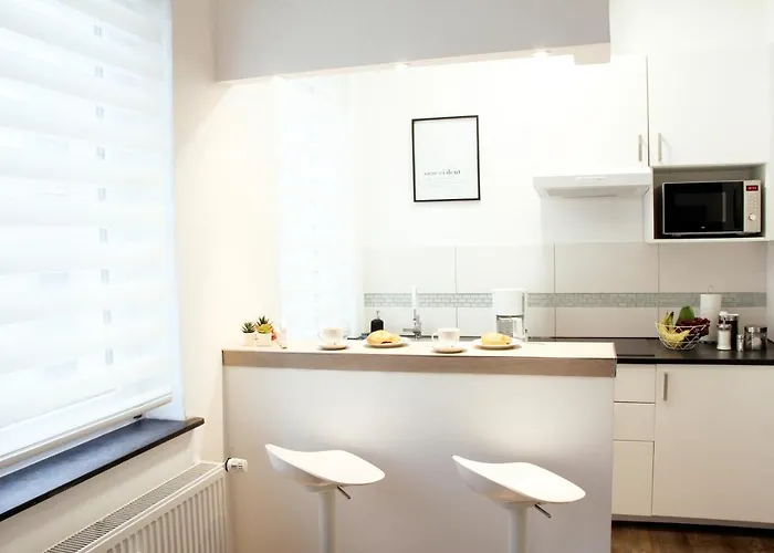 Superior Mit Wifi L 400m Bis Uni L Messe L Iga 27 L Zoo Dui Apartment *