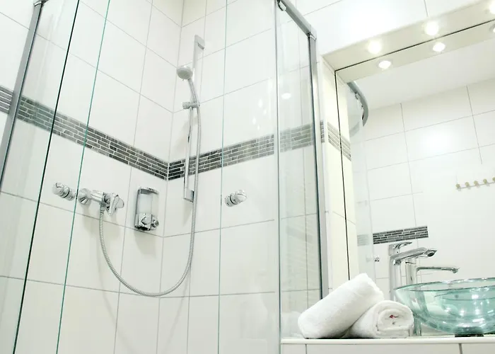 Appartamento Superior Mit Wifi L 400m Bis Uni L Messe L Iga 27 L Zoo Dui *